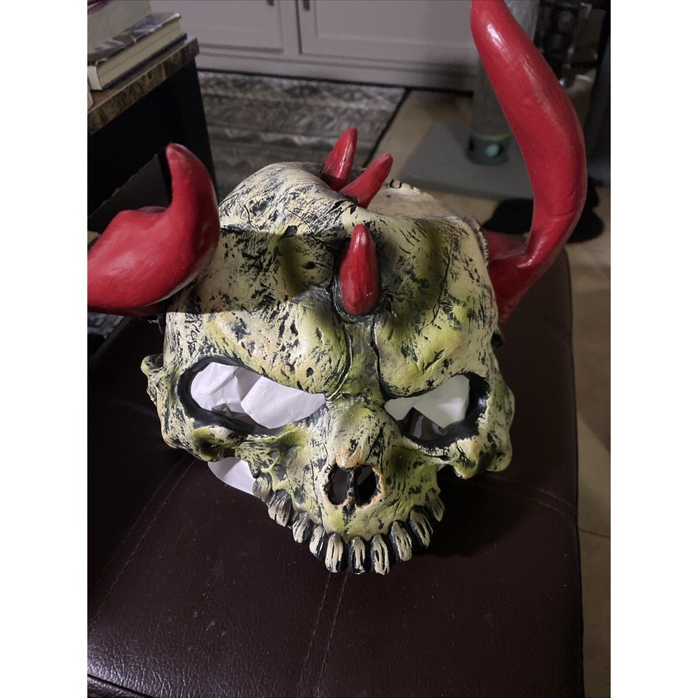 2004 DISGUISE Halloween Devil Skull Horror Mask Red Horns Mohawk